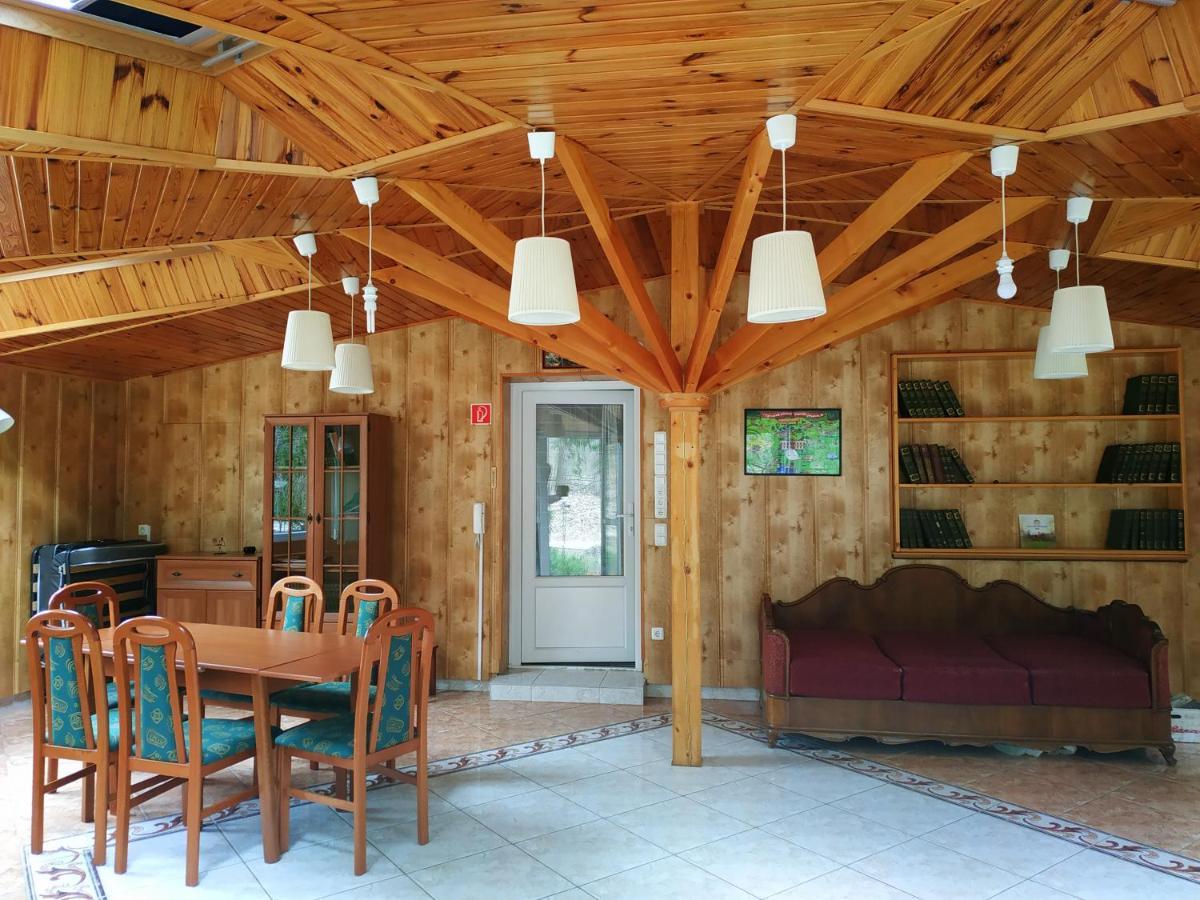 Nagy-Magyarorszag Park Bed & Breakfast Isztimer Exterior photo